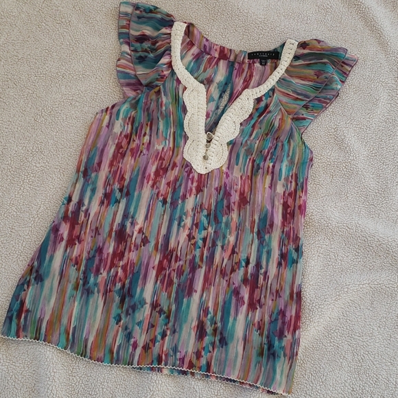 🌈 Colorful top! - Picture 1 of 4